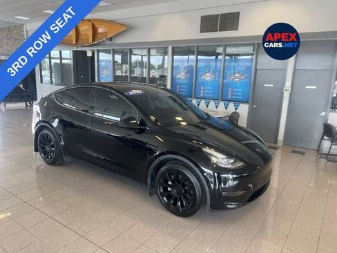 Used 2022 Tesla Model Y Long Range AWD/4WD image 1