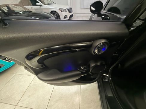 Used 2021 MINI Cooper 4-Door Hardtop image 15