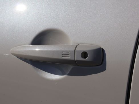 Used 2024 Nissan Pathfinder SL image 21