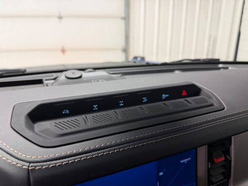 Certified 2024 Ford Bronco Raptor w/ Interior Carbon Fiber Pack 6 AWD/4WD image 22
