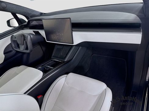 Used 2024 Tesla Model X Plaid image 36