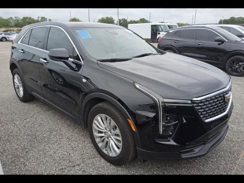 Used 2024 Cadillac XT4 Luxury FWD image 1