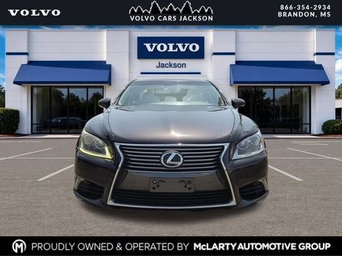 Used 2016 Lexus LS 460 AWD w/ Comfort Package image 2