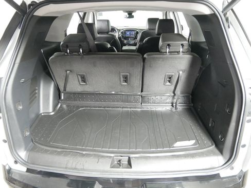 Certified 2020 Chevrolet Traverse Premier w/ Redline Edition AWD/4WD image 18
