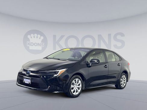 Used 2024 Toyota Corolla LE image 1
