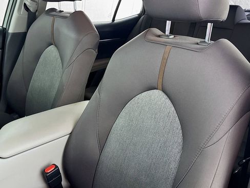 Used 2019 Toyota Camry L image 25