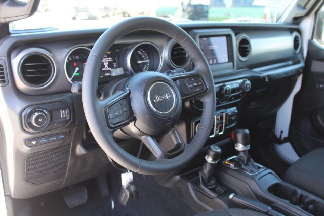 Used 2023 Jeep Wrangler Unlimited AWD/4WD image 16