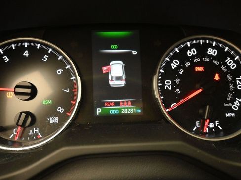 Used 2022 Toyota RAV4 XLE image 14