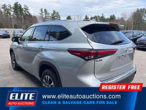 Used 2021 Toyota Highlander XLE AWD/4WD image 5