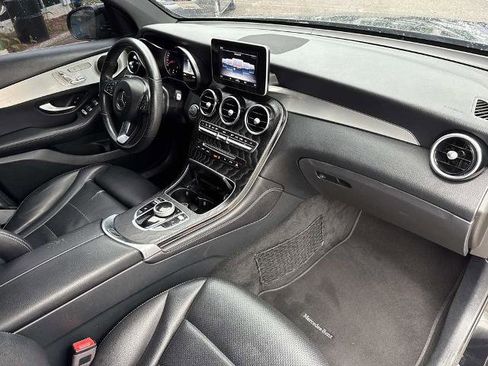 Used 2019 Mercedes-Benz GLC 300 w/ Premium Package image 13
