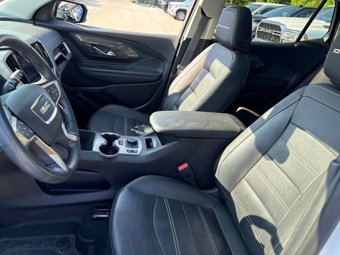 Used 2023 GMC Terrain Denali w/ Denali Premium Package AWD/4WD image 9