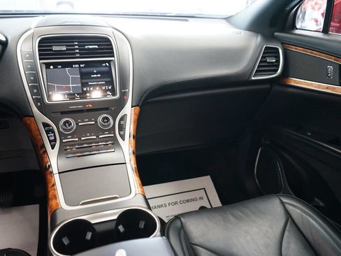Used 2018 Lincoln MKX Reserve w/ Lincoln MKX Climate Package FWD image 13