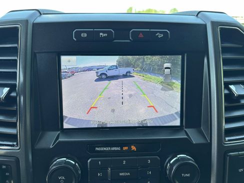 Used 2022 Ford F250 XLT w/ XLT Premium Package AWD/4WD image 11
