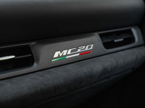 Used 2022 Maserati MC20 Coupe RWD image 28
