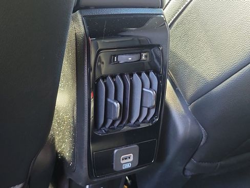 Certified 2025 Jeep Compass Limited image 19