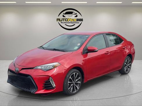 Used 2018 Toyota Corolla SE FWD image 3