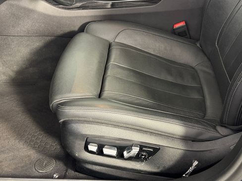 Used 2019 BMW 740i w/ Executive Package RWD image 13