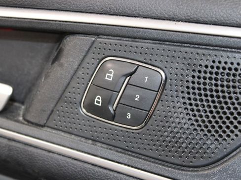 Used 2020 Ford Edge Titanium FWD image 26