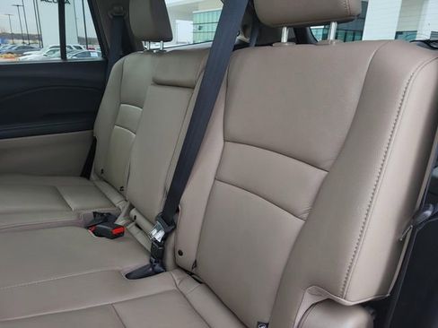 Used 2020 Honda Pilot Touring image 12