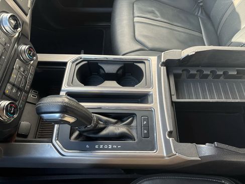 Used 2016 Ford F150 Platinum w/ Equipment Group 701A Luxury image 31