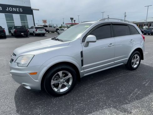 Used 2014 Chevrolet Captiva Sport LT w/ Convenience Package FWD image 4