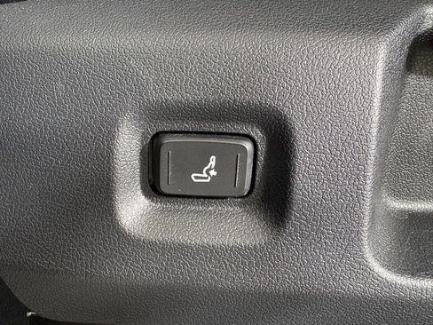 Used 2024 Toyota Tacoma TRD Off-Road image 12