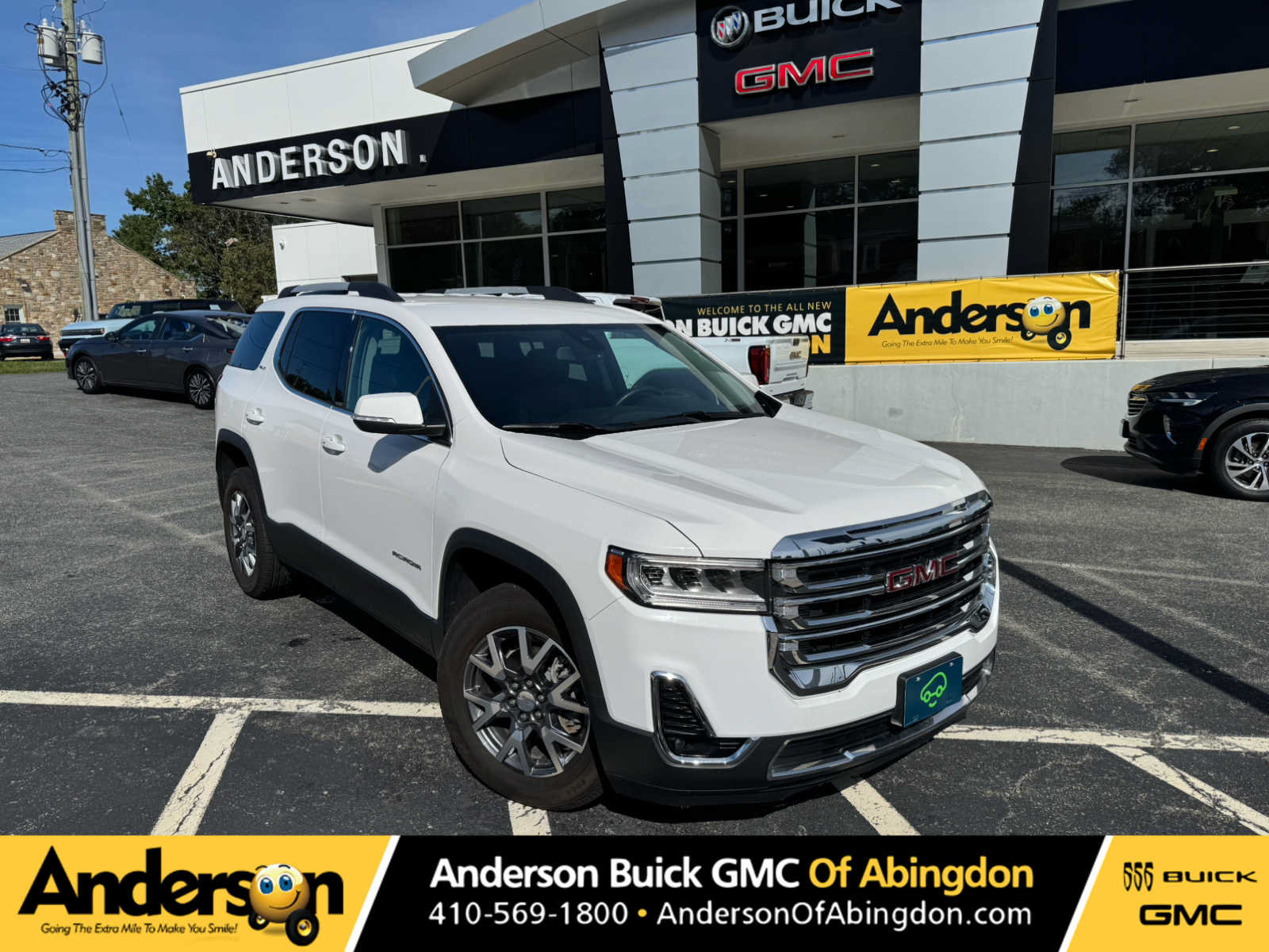 Used 2023 GMC Acadia SLT AWD/4WD image 1