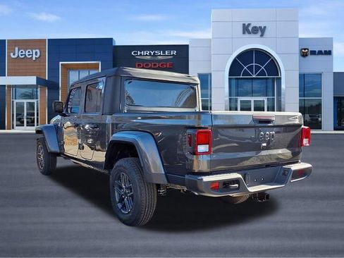 New 2026 Jeep Gladiator Sport AWD/4WD image 6