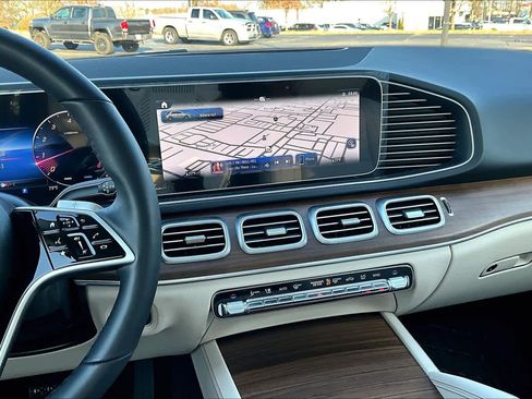 Used 2025 Mercedes-Benz GLE 350 4MATIC image 7