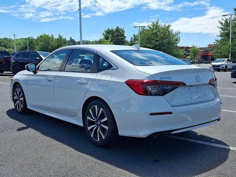 Used 2023 Honda Civic EX image 4