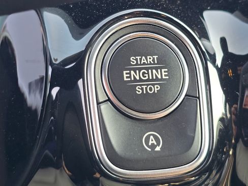 Used 2025 Mercedes-Benz GLA 250 image 25