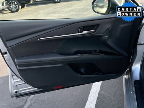Used 2025 Toyota Camry SE image 10