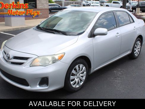 Used 2012 Toyota Corolla LE FWD image 1