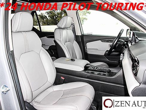 Used 2024 Honda Pilot Touring image 32