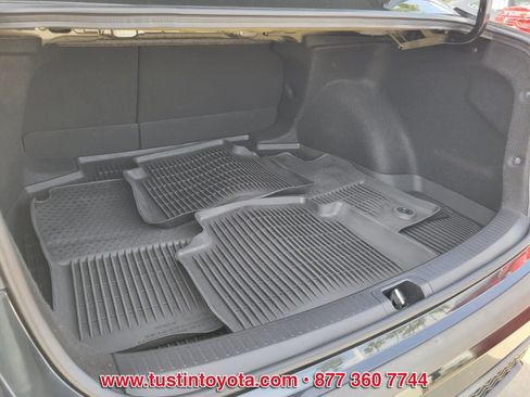 Used 2020 Toyota Corolla SE image 12