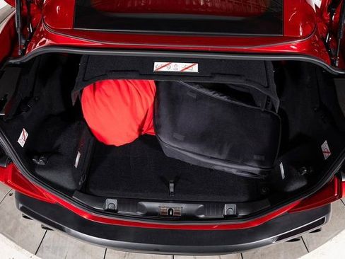 Certified 2019 Ferrari Portofino image 10