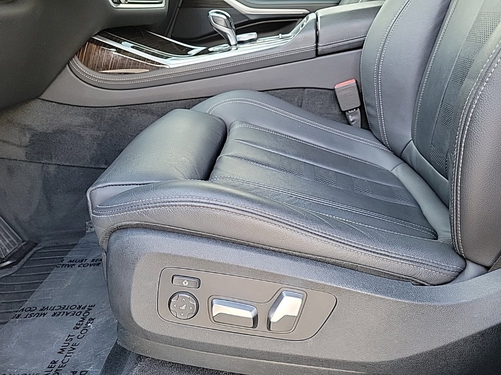 Used 2021 BMW X7 xDrive40i w/ Parking Assistance Package AWD/4WD image 11
