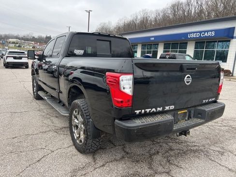 Used 2017 Nissan Titan SV image 4