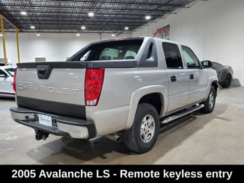 Used 2005 Chevrolet Avalanche LS w/ Onstar Plus Package image 10