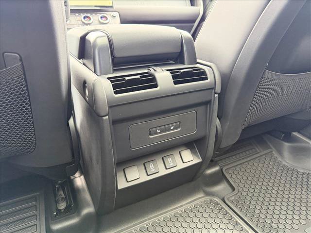 New 2026 Land Rover Defender 110 X-Dynamic SE AWD/4WD image 18