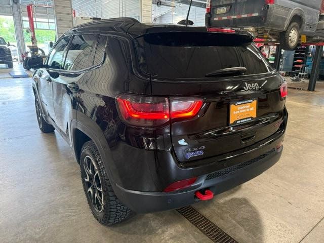 Certified 2025 Jeep Compass Trailhawk w/ Trailhawk Elite Group AWD/4WD image 37