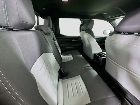 Used 2024 Toyota Tacoma TRD Sport w/ TRD Sport Upgrade Package image 25