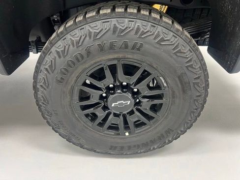 New 2026 Chevrolet Silverado 2500 ZR2 w/ LPO, Dark Essentials Package AWD/4WD image 5