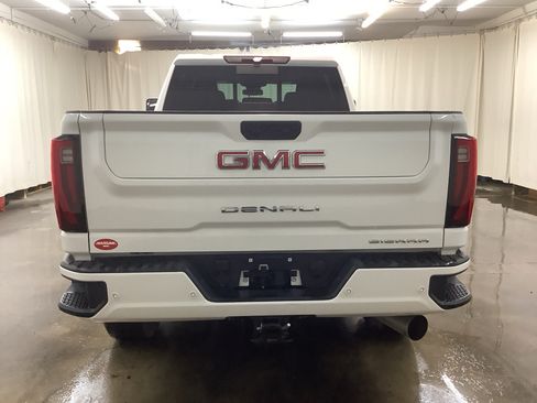 Used 2025 GMC Sierra 2500 Denali AWD/4WD image 6