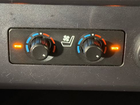 Used 2019 Toyota 4Runner Limited image 31