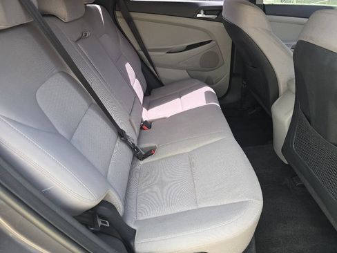 Used 2020 Hyundai Tucson SE AWD/4WD image 16