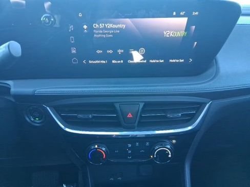 Used 2024 Buick Encore GX Sport Touring image 22