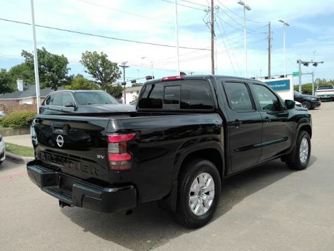 Used 2022 Nissan Frontier SV RWD image 6