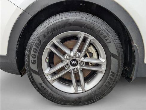 Used 2017 Hyundai Santa Fe Sport image 9