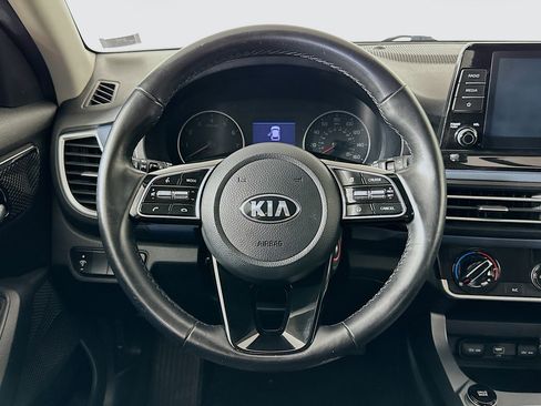 Used 2021 Kia Seltos S FWD image 18